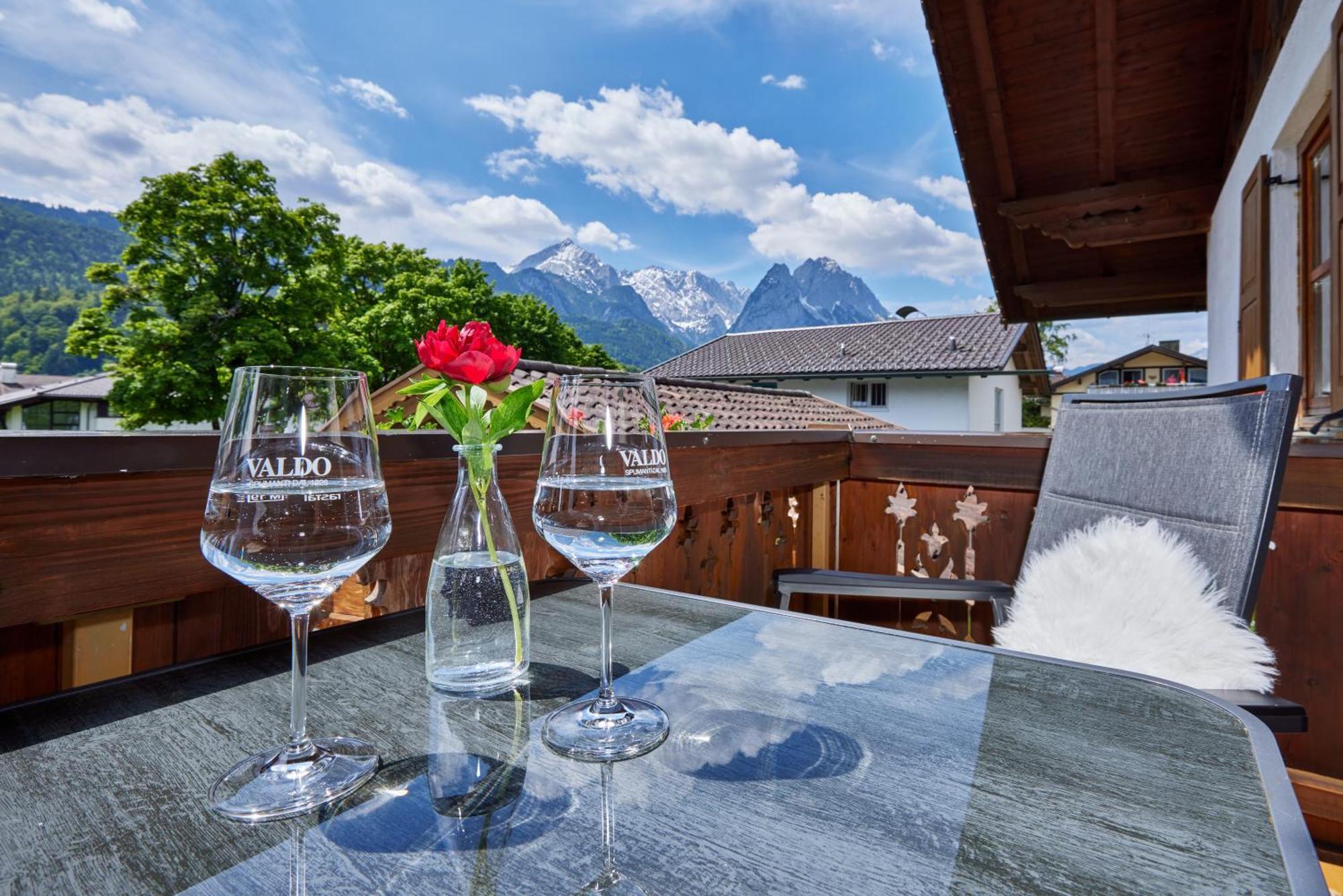 Ferienwohnungen Alpspitzecho การ์มิช-พาร์เทนเคียร์เชน ภายนอก รูปภาพ